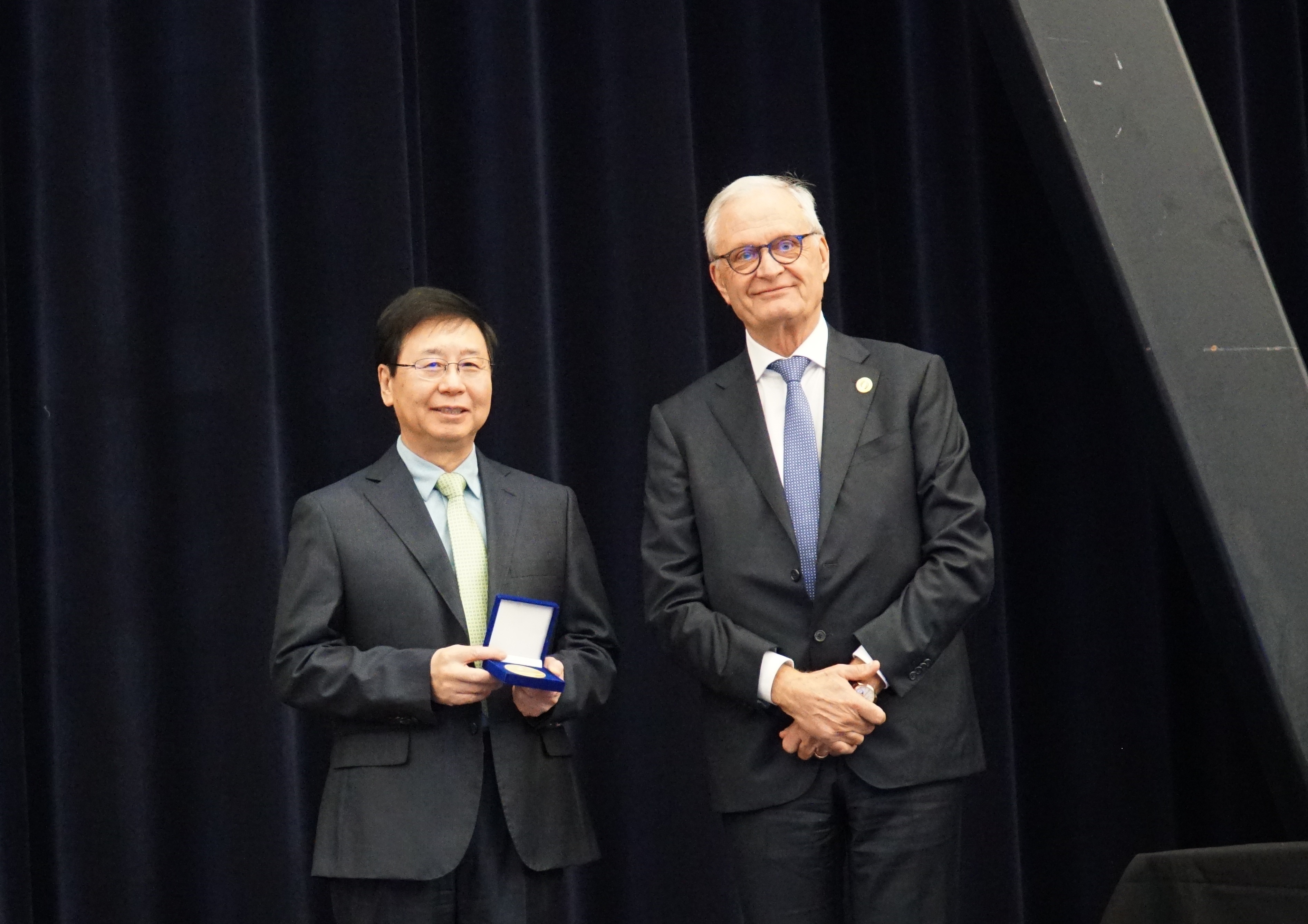 1733448761923767.jpeg 12.6科技人物.jpg